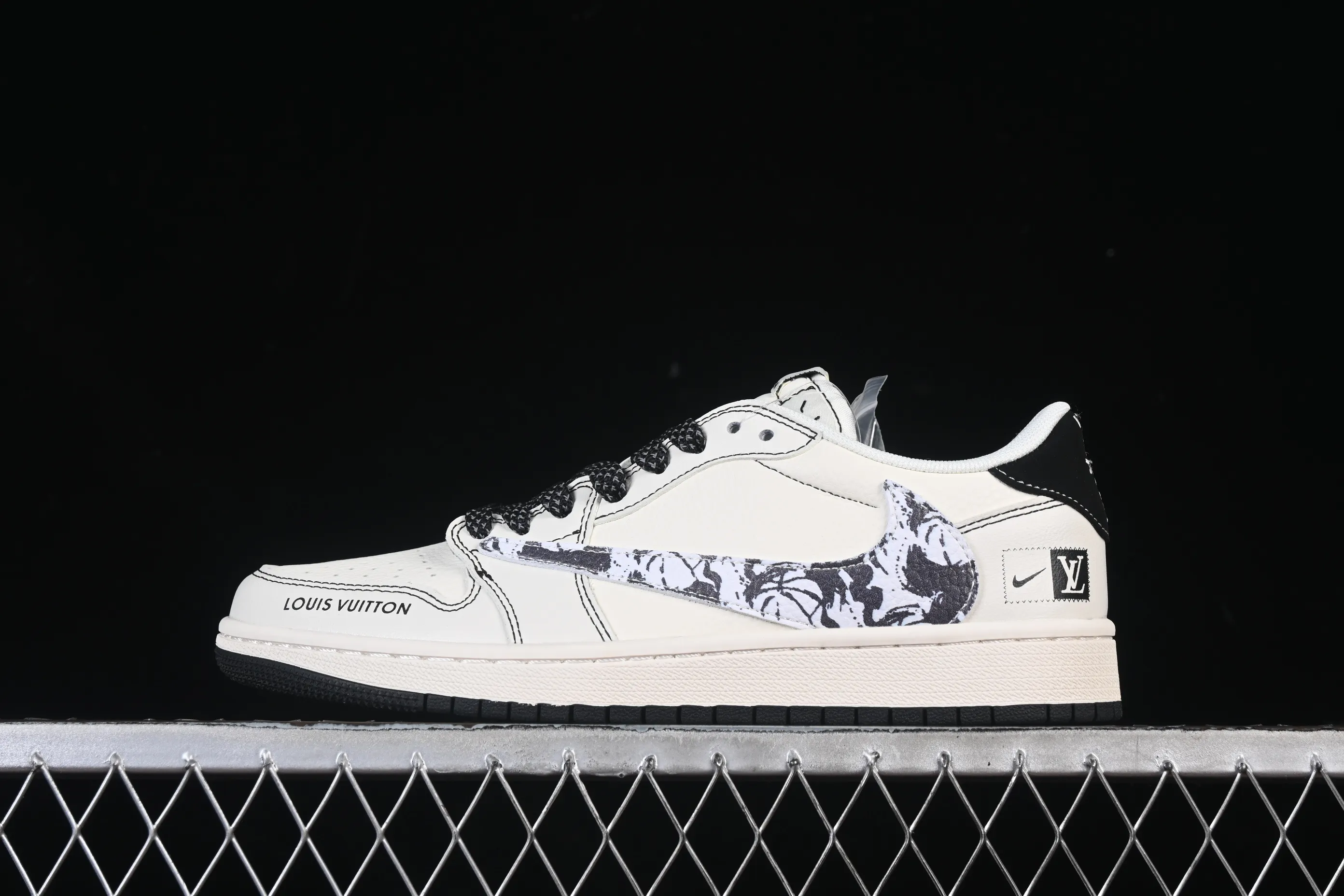 All categories Air Jordan Jordan series basketball shoes Air Jordan 1 Low High-end customized low-top sneakers Travis Scott x Fragment Design x Air Jordan 1 Low OG SP AJ1 Joe 1LV joint black line graffiti hook low-top cultural casual sneakers XS7089-616